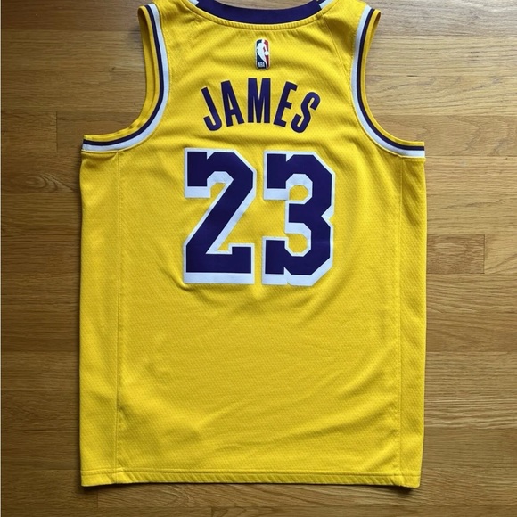 Lebron James Lakers Jersey #23 Size 44 Nike NBA Yellow - Picture 5 of 7